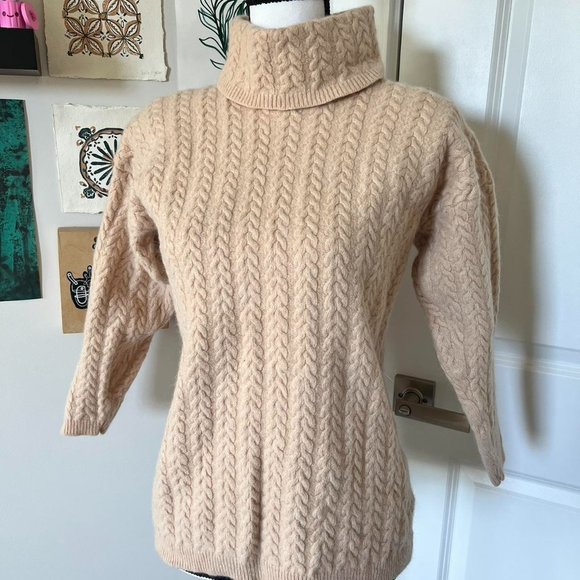 Vintage Sweaters - Wainscott vintage beige sweater